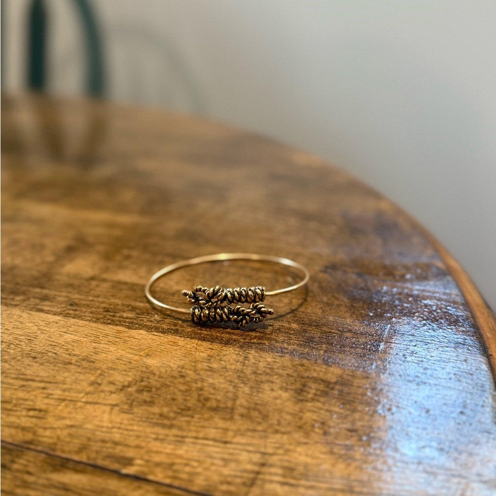 Minimalist Gold Bracelet with Delicate Design